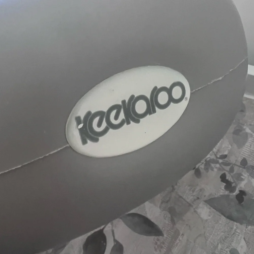 Keekaroo Peanut Changer - Picture 3 of 4